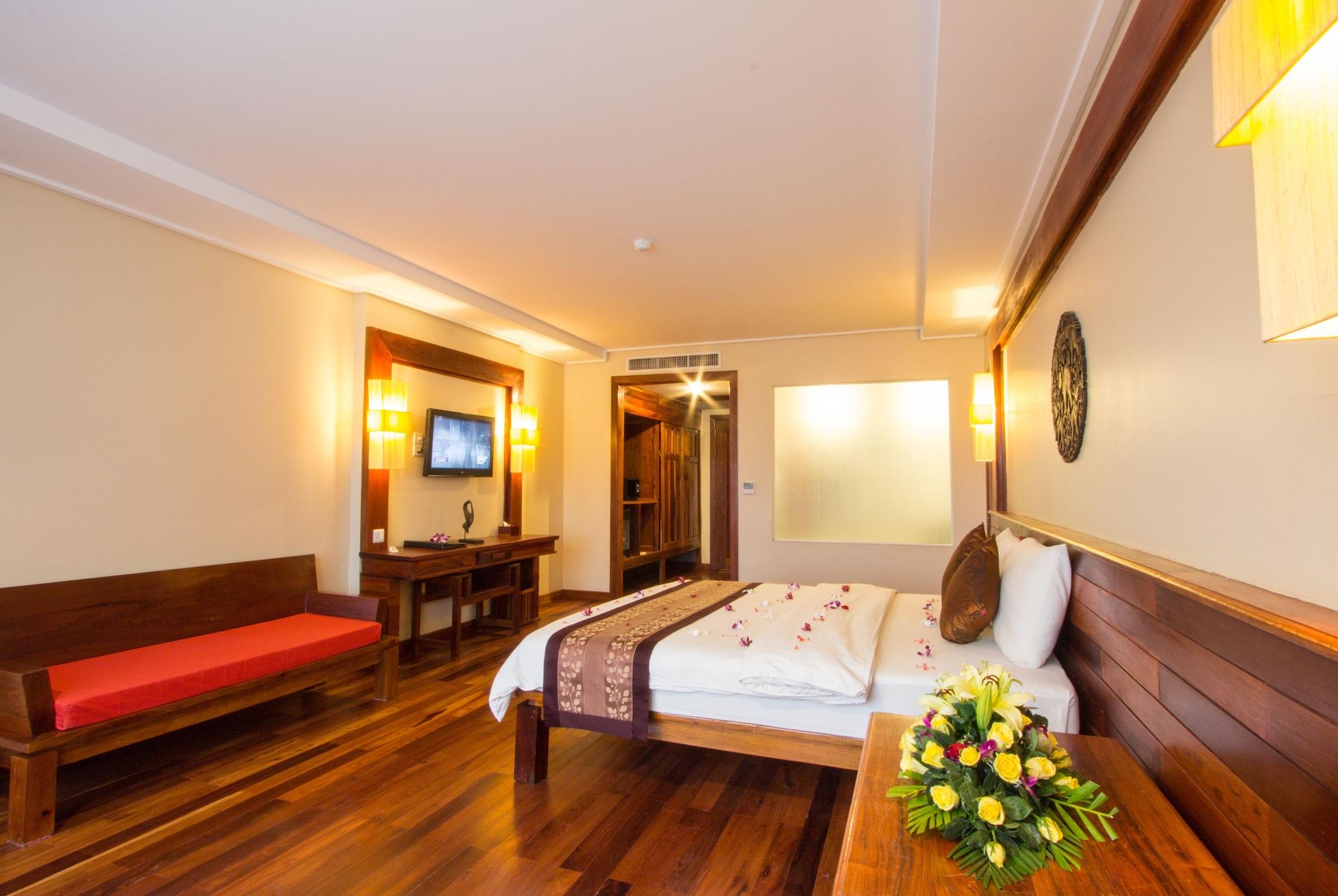 Royal Empire Premium Hotel Siem Reap Exterior foto